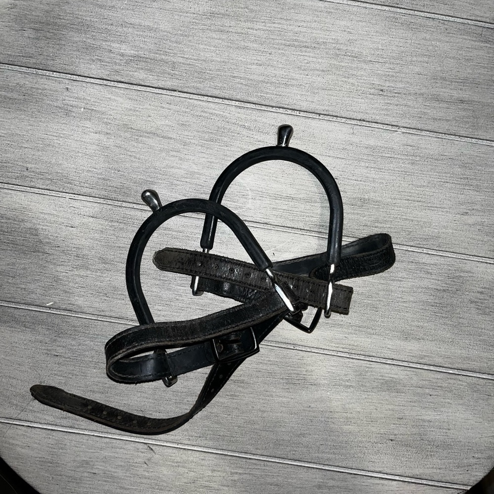 English Nub Spurs Black